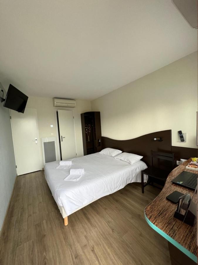 Contact Hotel Fontenay Le Comte Exterior photo